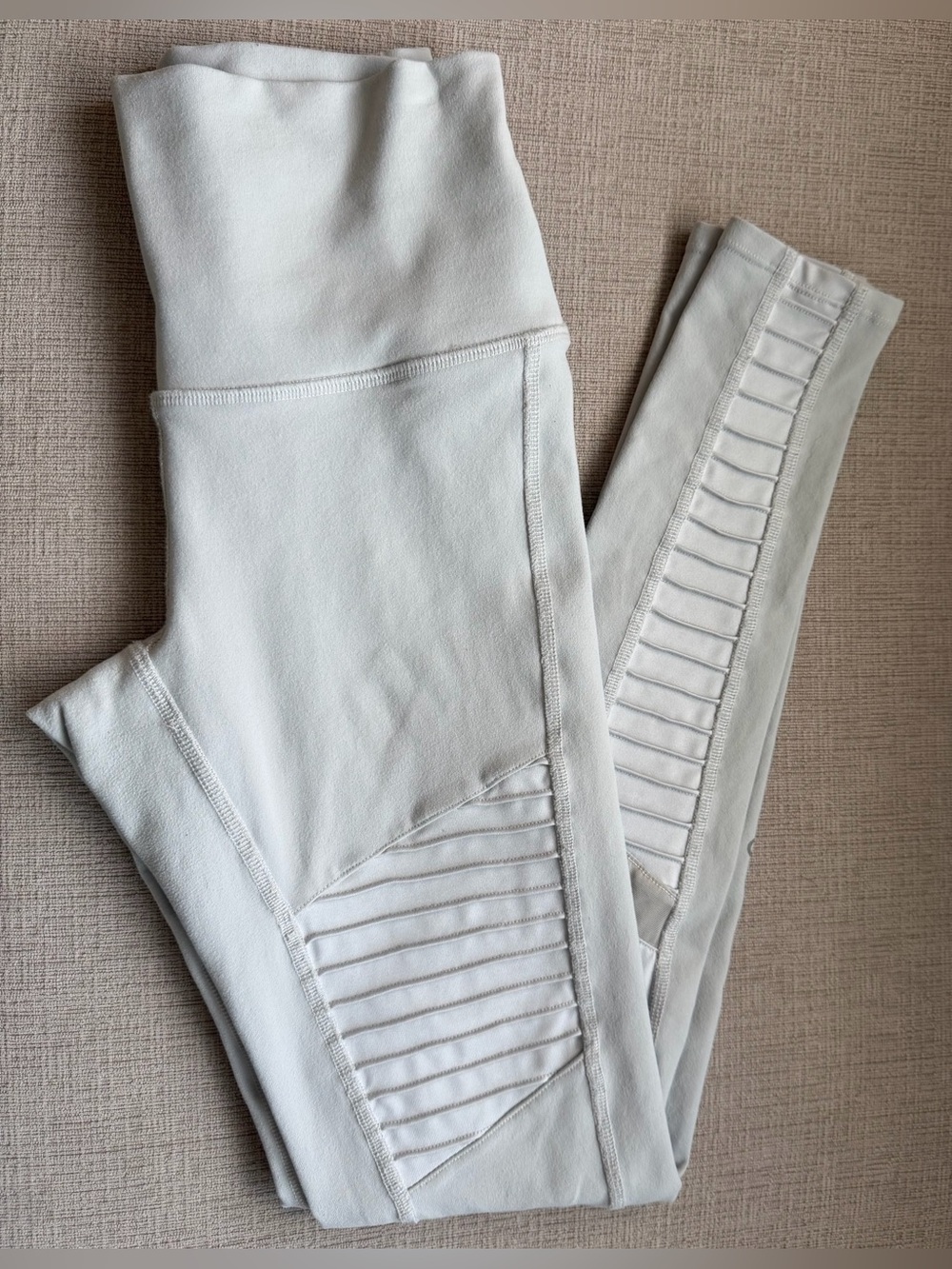 ALO Women’s White High-Waist Ribbed leggings